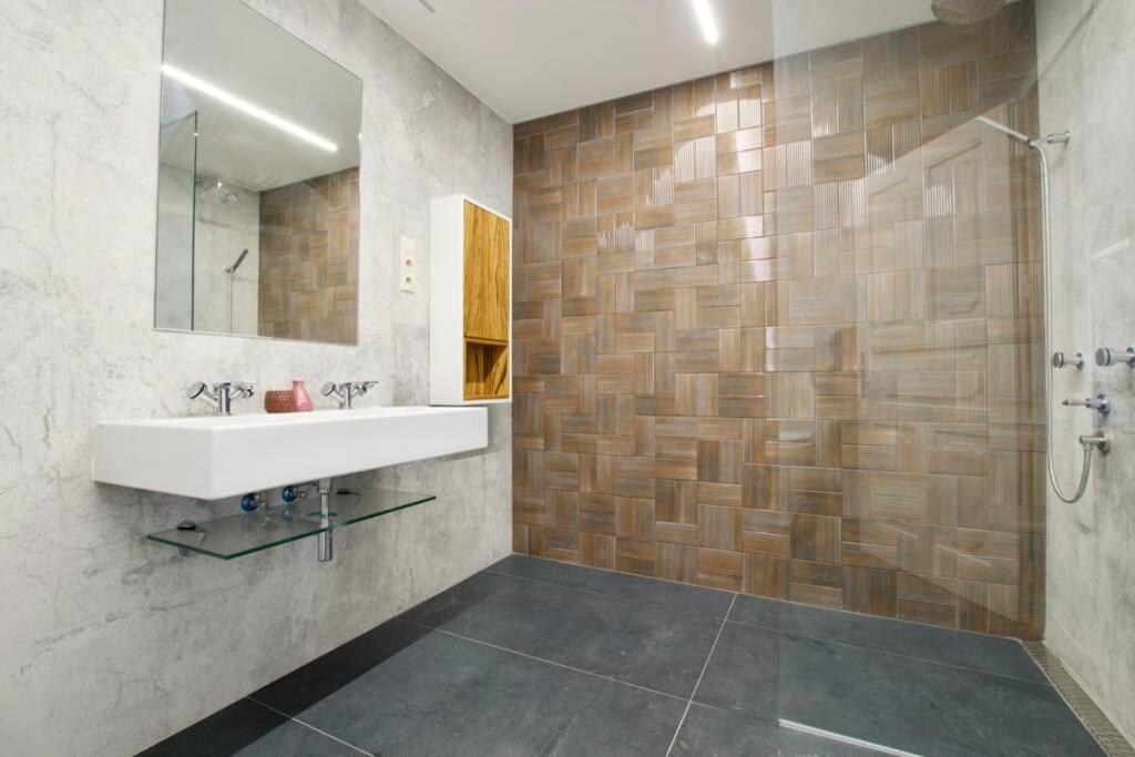 Premium Apartment By Hi5 - Best Ever Budapest Bagian luar foto