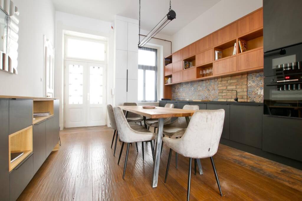 Premium Apartment By Hi5 - Best Ever Budapest Bagian luar foto
